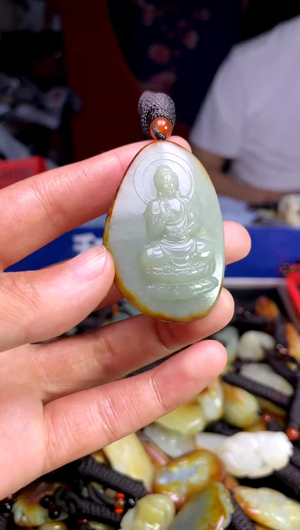 和田玉未镶嵌颈饰1