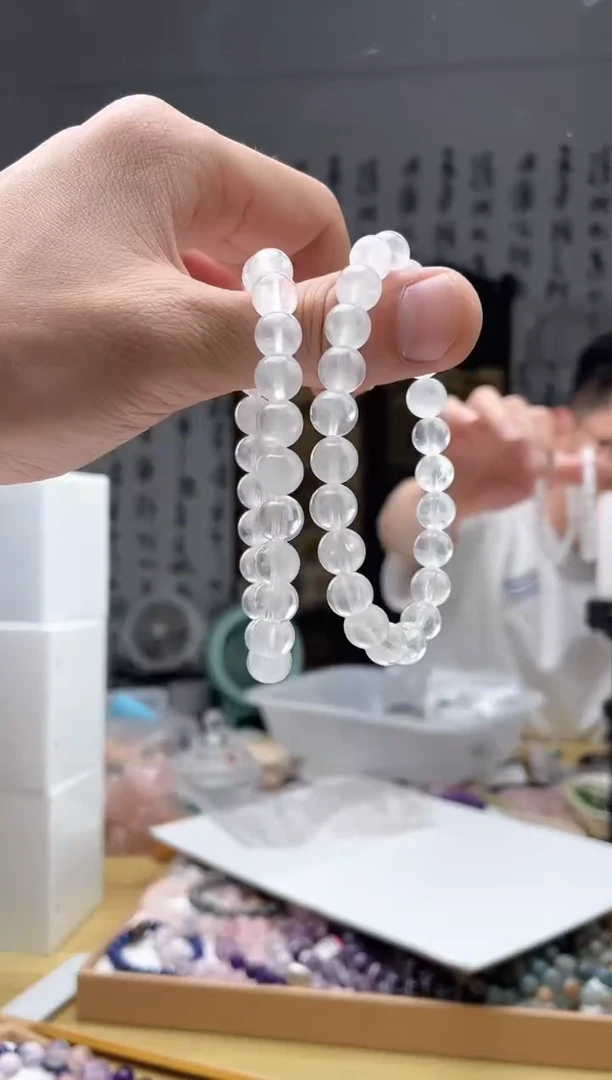 水晶手串未镶嵌白雪花幽灵8mm+