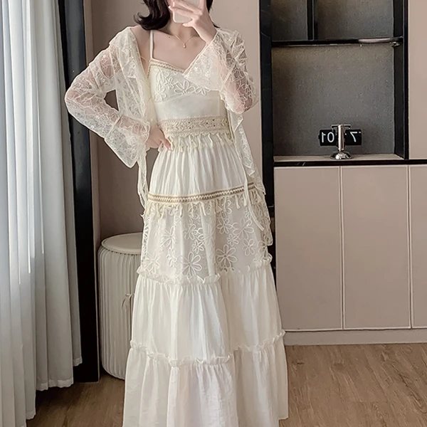 夏季时尚复古民族风吊带花朵上衣女流苏蕾丝半裙温婉大方衣服套装