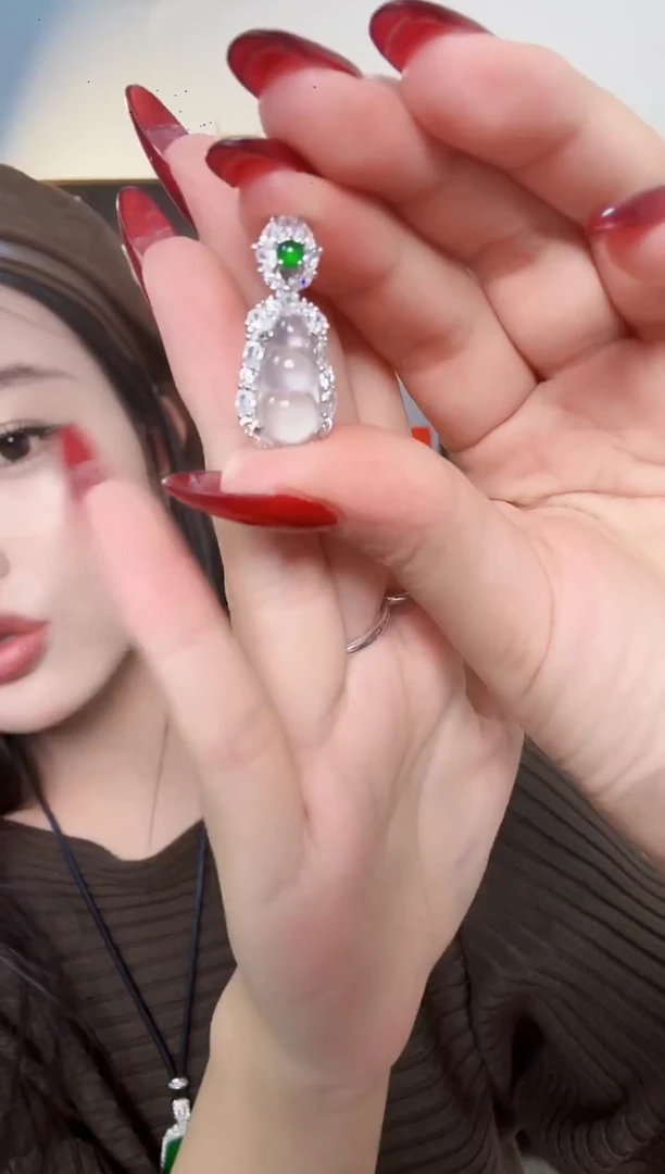 颈饰银S925镶嵌翡翠吊坠