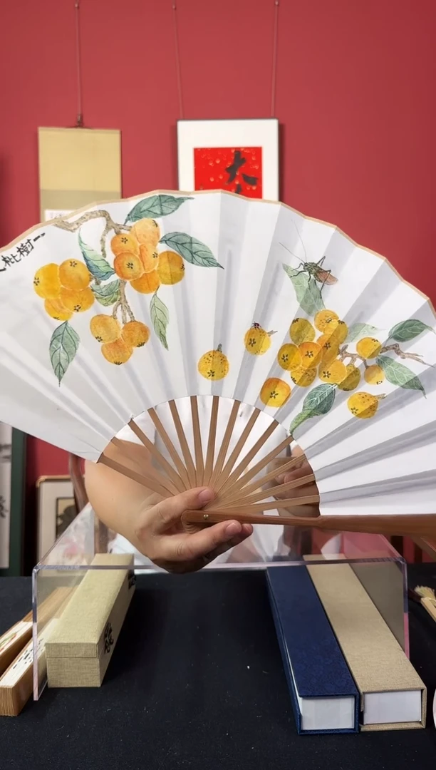 国画于明华折扇作品