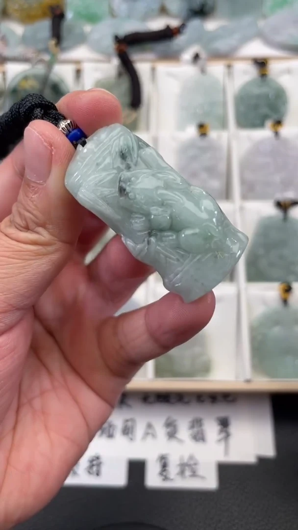 颈饰未镶嵌翡翠天然缅甸翡翠A货38