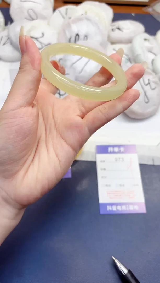 石英质玉手镯未镶嵌73-美人条晴水-圈口56