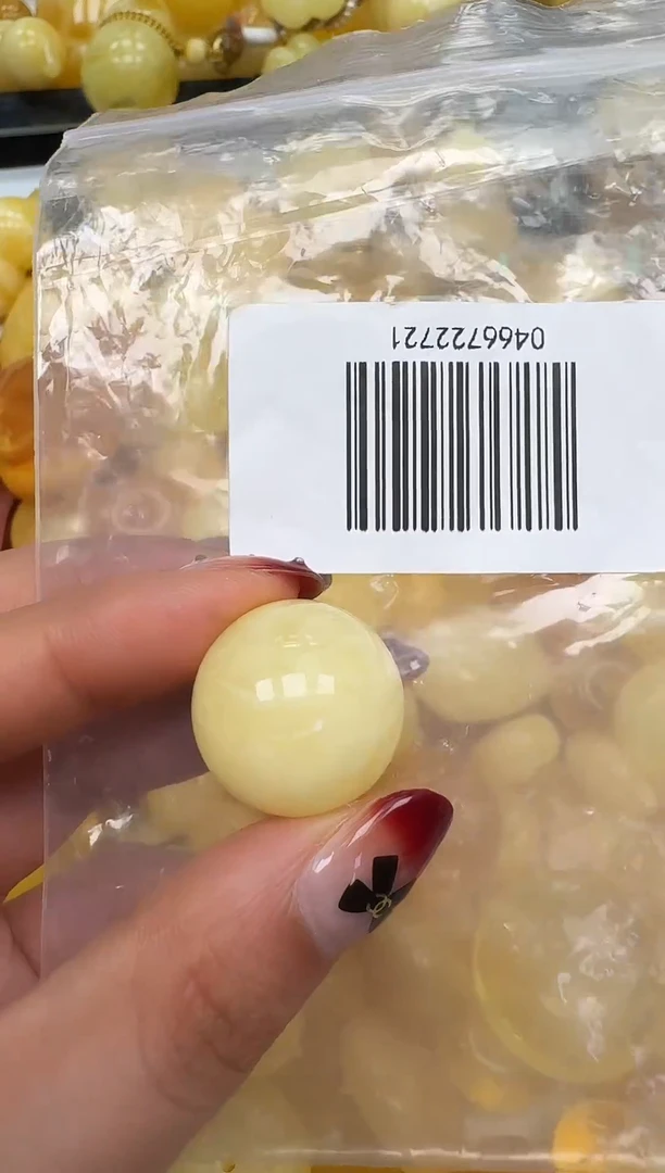 裸石琥珀未镶嵌如图