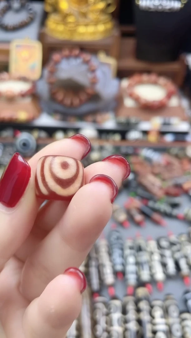 未镶嵌珠珠玛瑙/玉髓金蟾红肉断珠龙六