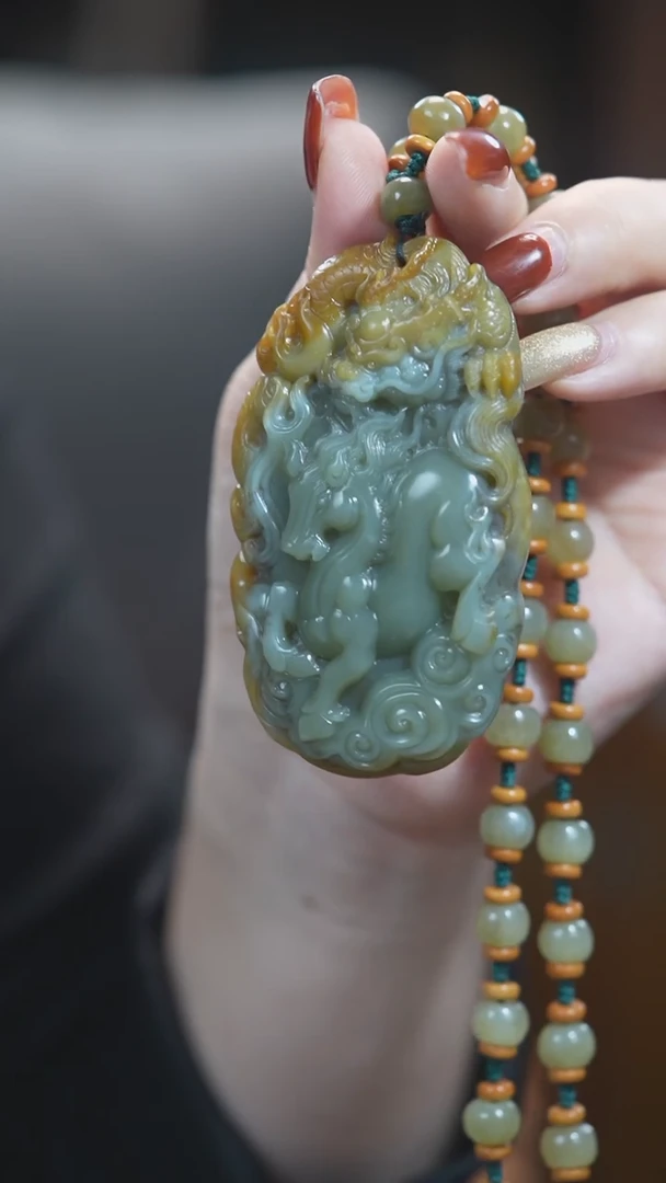 颈饰未镶嵌和田玉龙马精神