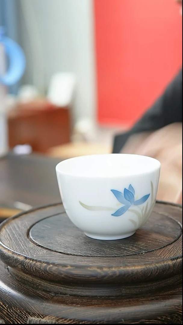 816函夏非遗釉下五彩兰花主人杯