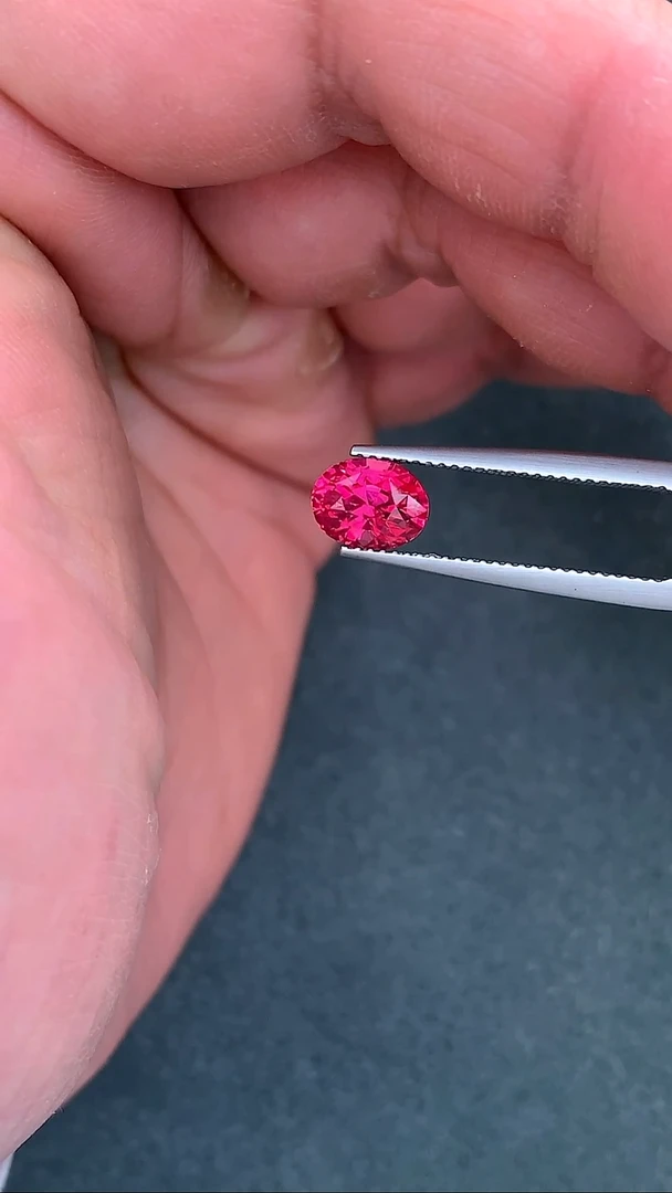 未镶嵌裸石尖晶石2.06克拉