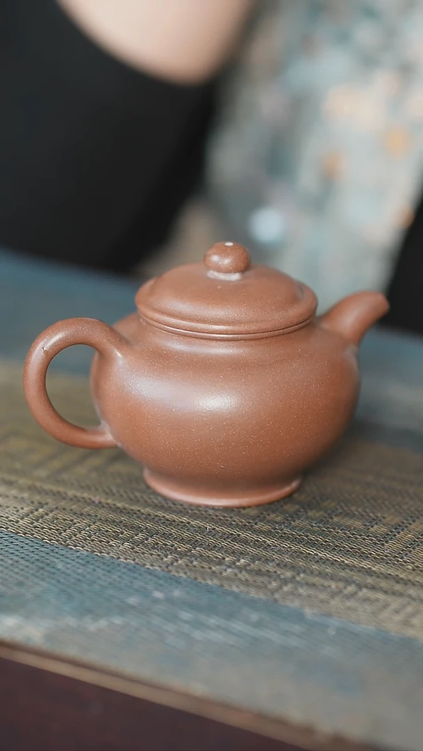 【闪购商品】喀左紫砂真不错，主播就是做壶的