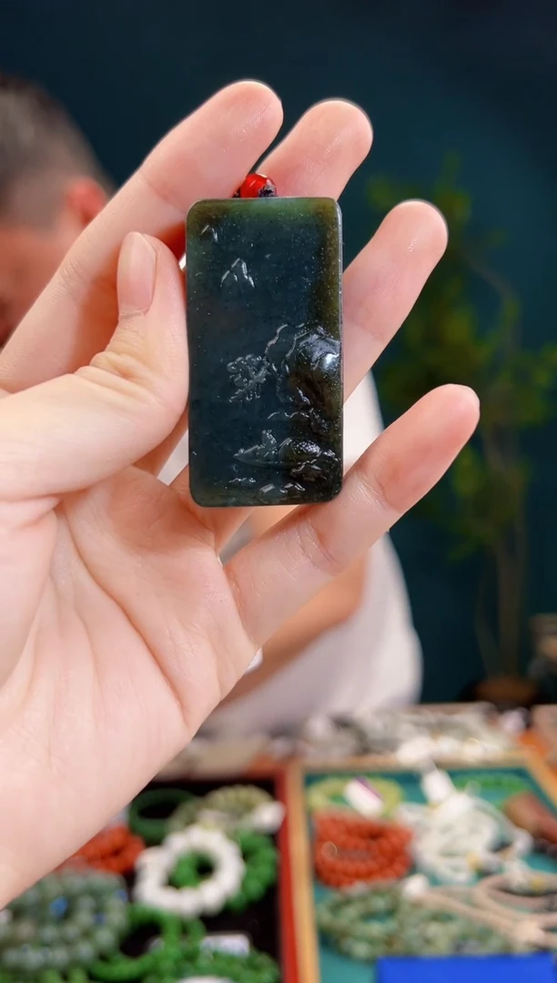 颈饰未镶嵌和田玉一物一证 拍一单发一个