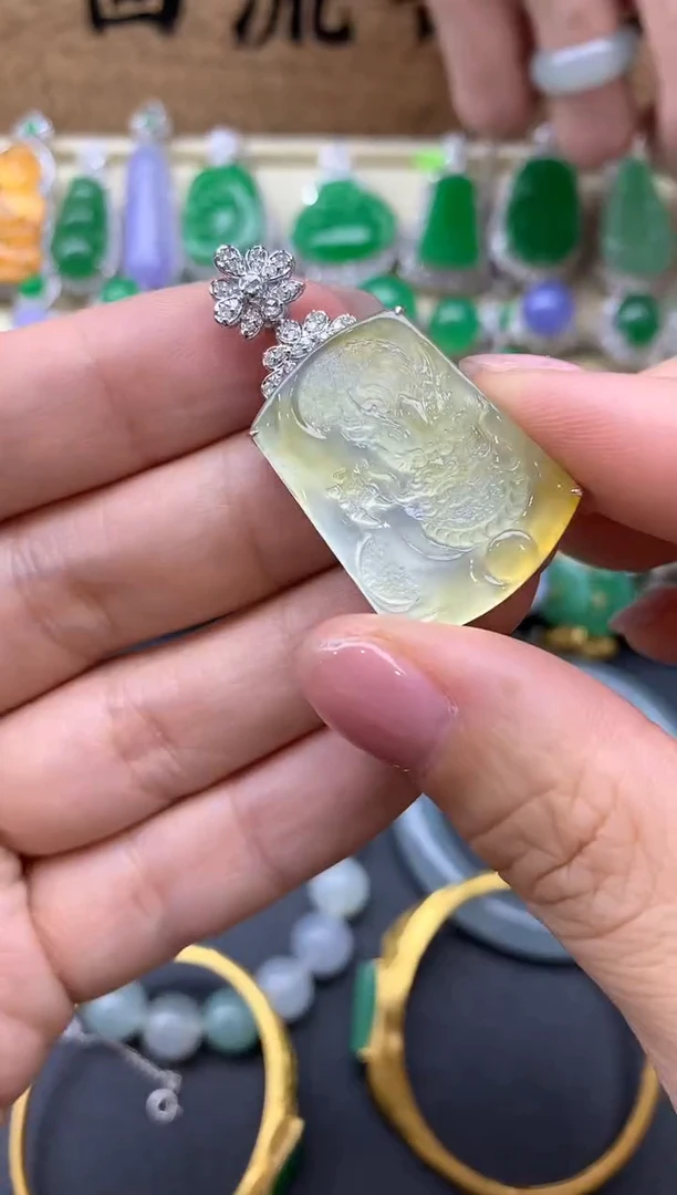 【闪购商品】翡翠颈饰18K金镶嵌588-中国好珍宝