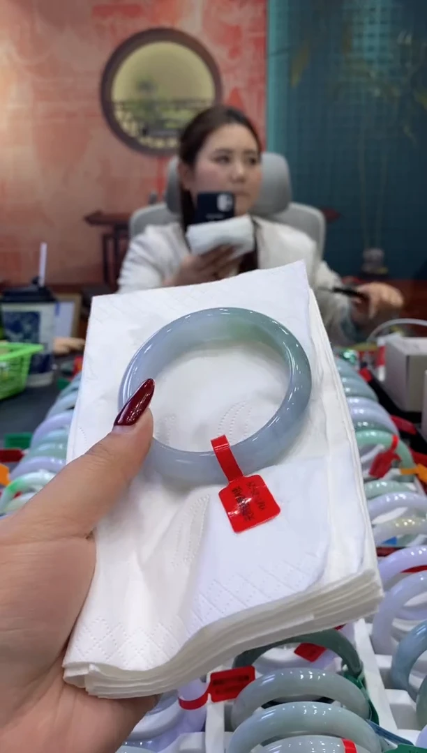 【闪购商品】翡翠手镯未镶嵌多人0008315