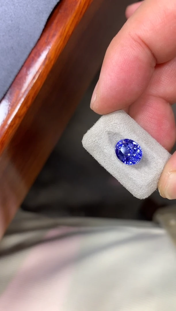 裸石蓝宝石5ct 矢车菊GUILD