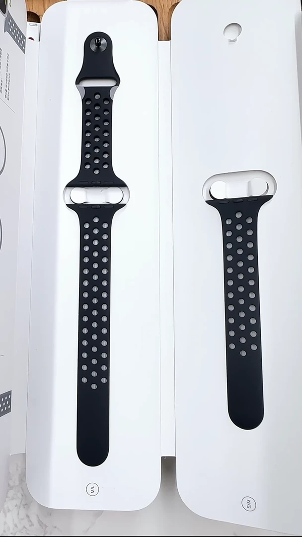 准新品黑配黑耐克洞洞 99新