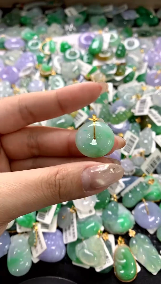 颈饰18K金镶嵌翡翠11111111