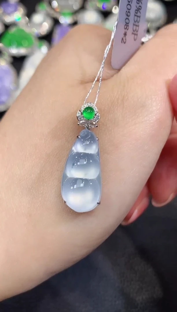 吊坠(不含链)18K金镶嵌翡翠C30