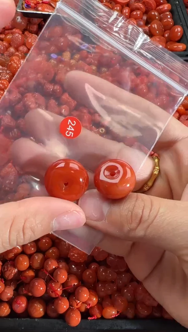 【闪购商品】南红玛瑙颈饰未镶嵌1