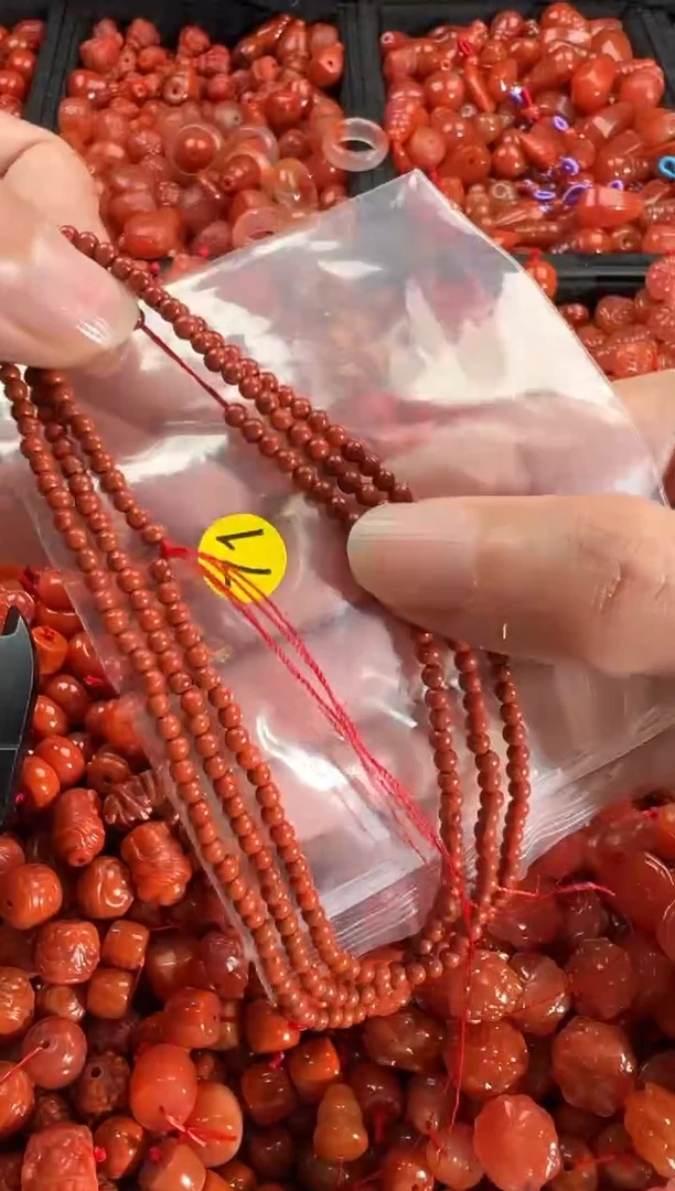 【闪购商品】南红玛瑙颈饰未镶嵌1