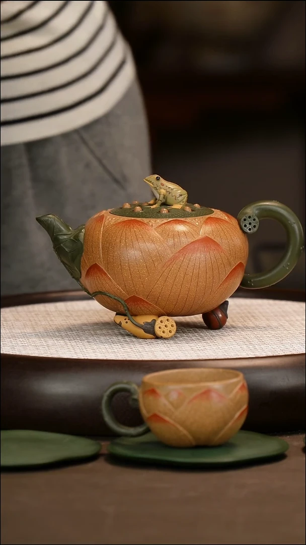 茶壶紫砂【张杏娟】老段泥 青蛙莲子套组  420cc