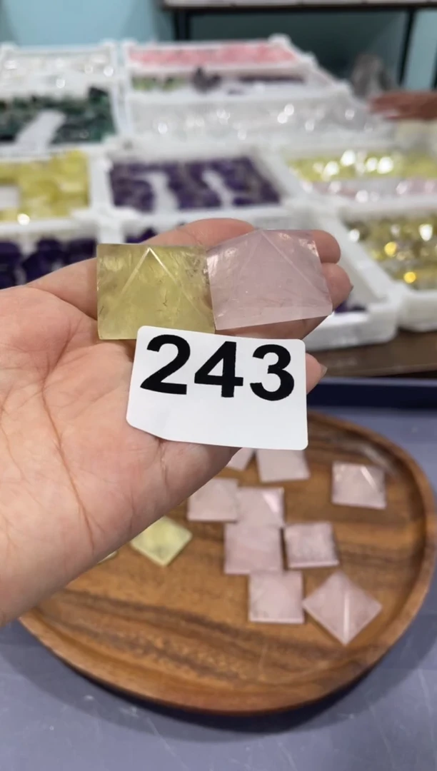 未镶嵌珠宝半成品水晶243  一黄 一粉