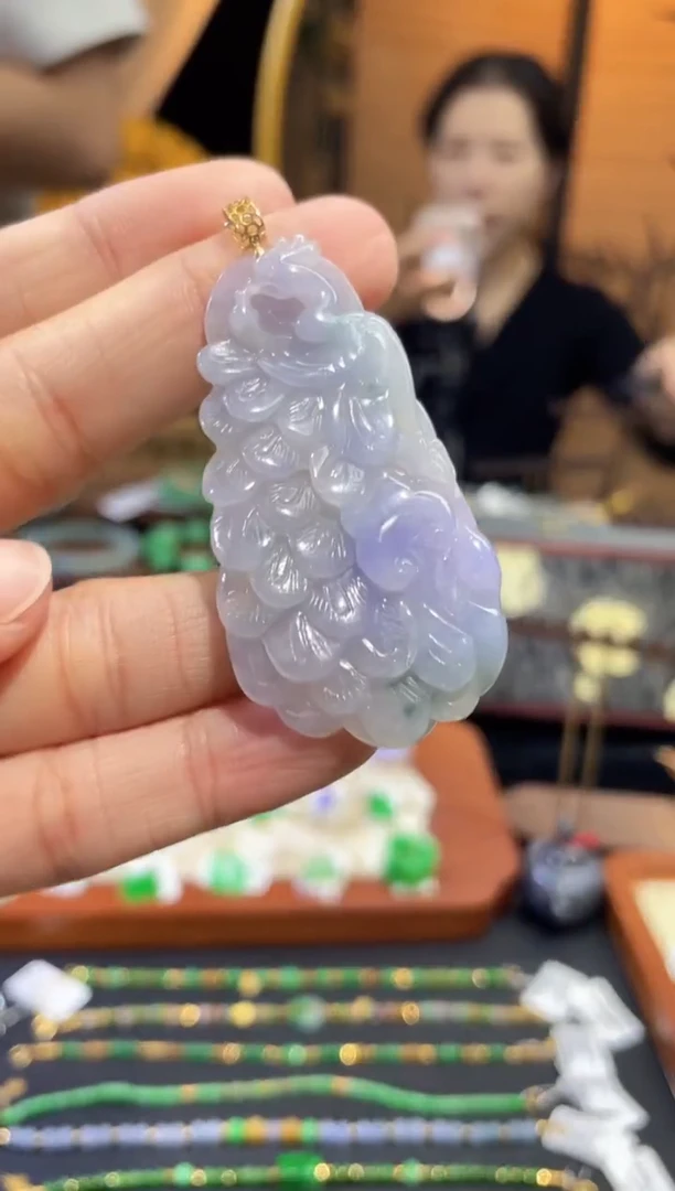 颈饰18K金镶嵌翡翠凤凰