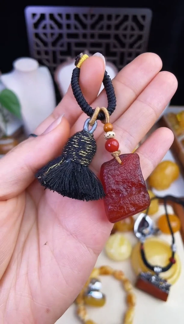 未镶嵌琥珀珠宝奇石柒月