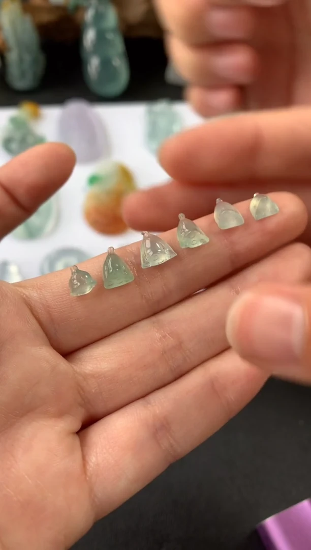 【闪购商品】定制翡翠未镶嵌翡翠