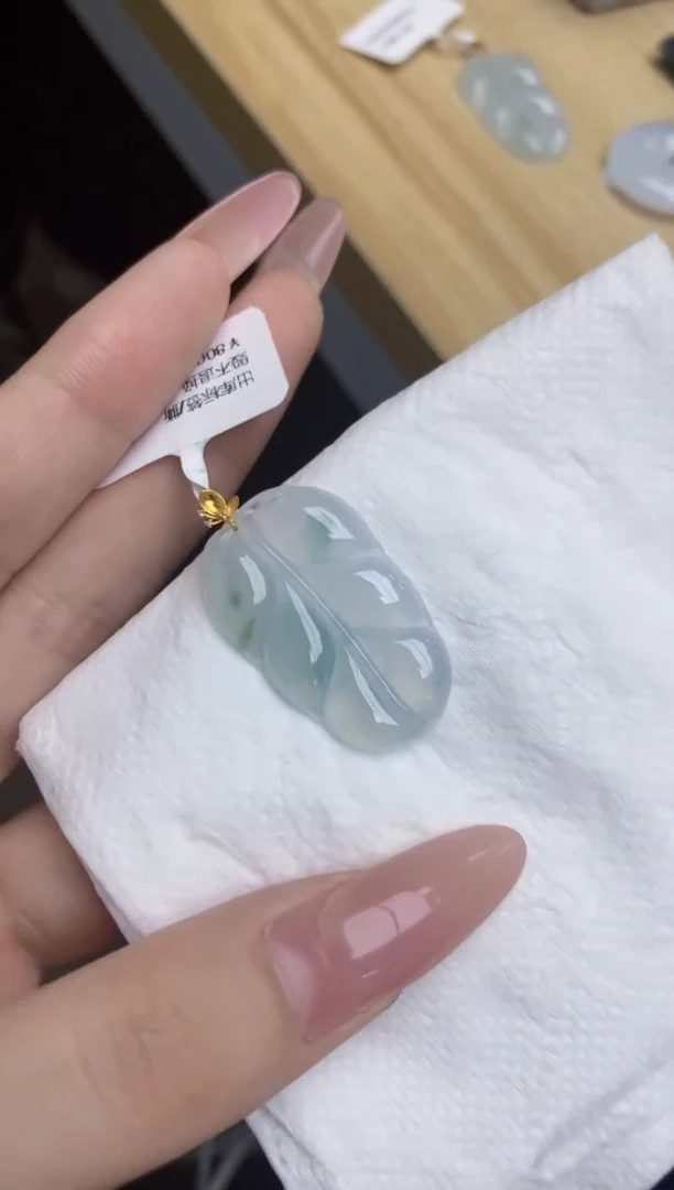 翡翠18K金镶嵌颈饰天然A货翡翠