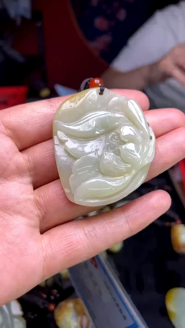 和田玉未镶嵌颈饰1