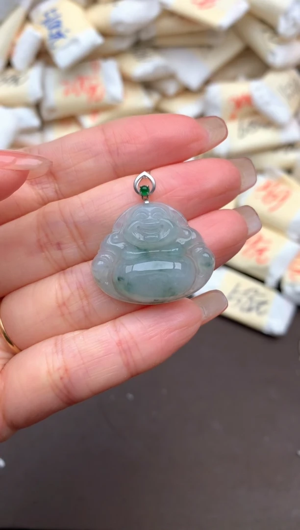 翡翠挂件18K金镶嵌一
