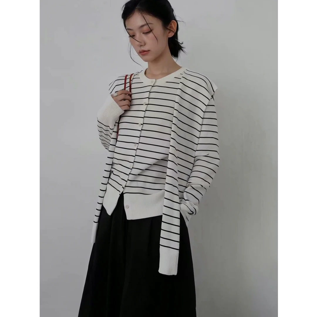 2025早秋新款韩系高级感气质假两件针织披肩女条纹长袖毛衣上衣