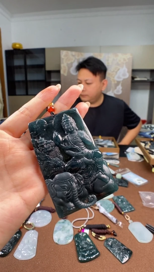 颈饰未镶嵌翡翠多样性发其一