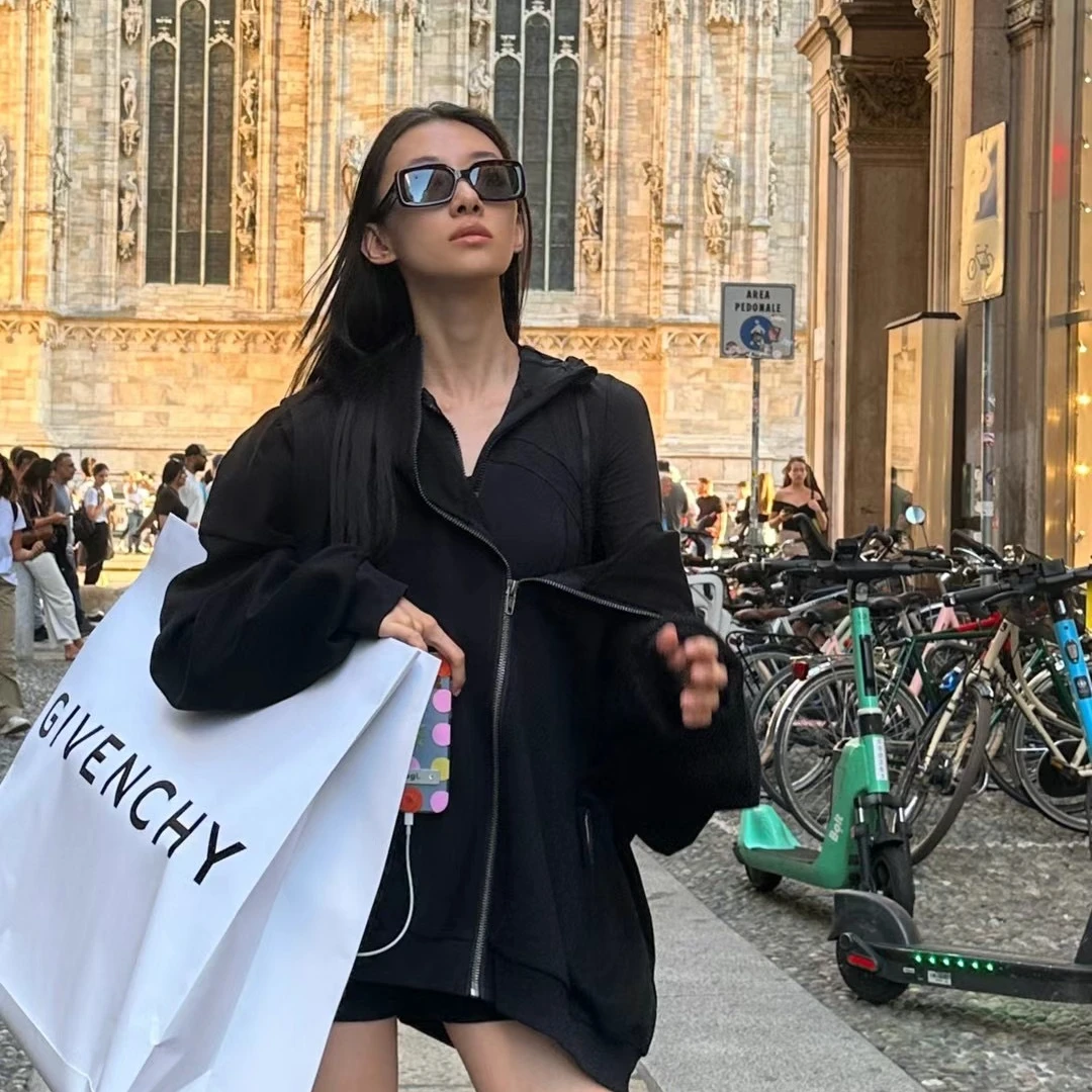 FSG Freedom Soluble两色基础廓形拉链徽章卫衣