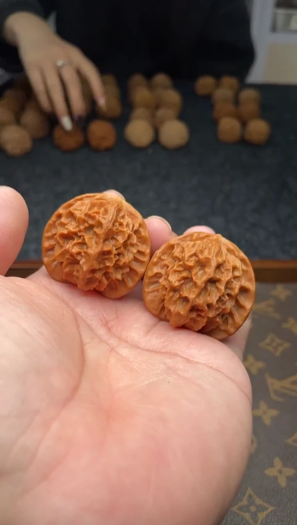 把件文玩核桃B24  40龙鳞