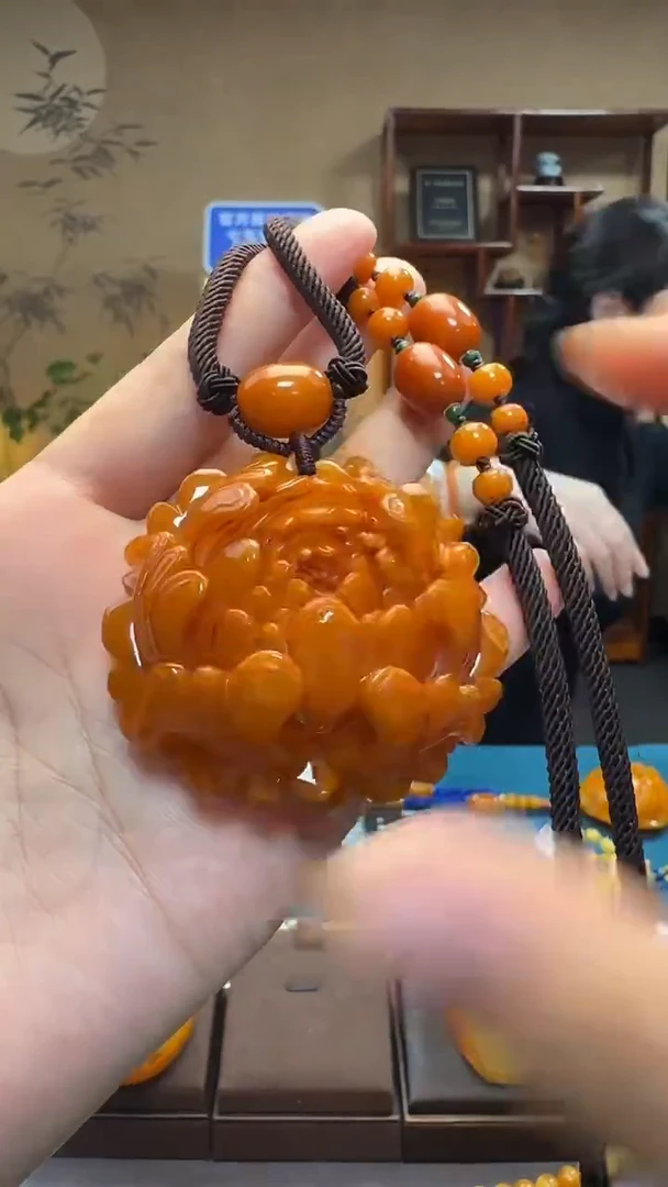 琥珀吊坠(不含链)未镶嵌天然保真蜜蜡牡丹花套装（送绳子）
