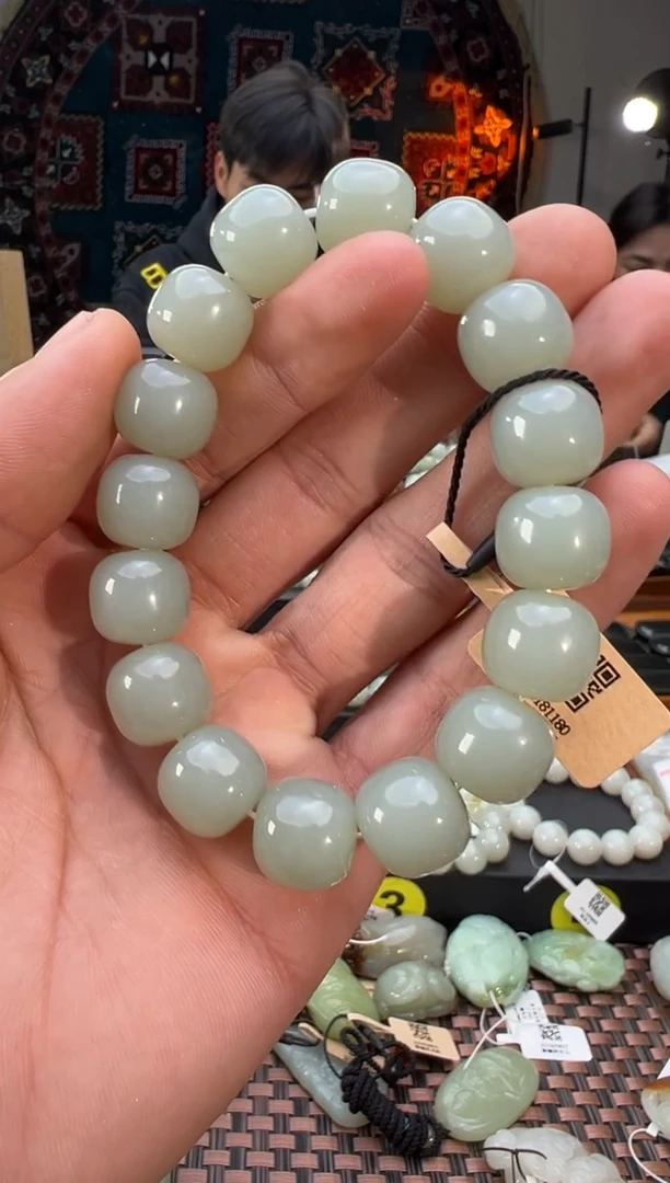 未镶嵌手串和田玉且末料青白玉老型珠手串13*14