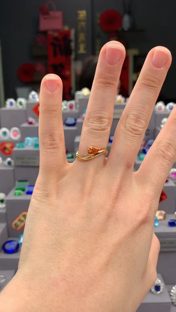 【闪购商品】石榴石（芬达石）戒指18K金镶嵌1.1ct芬达戒指