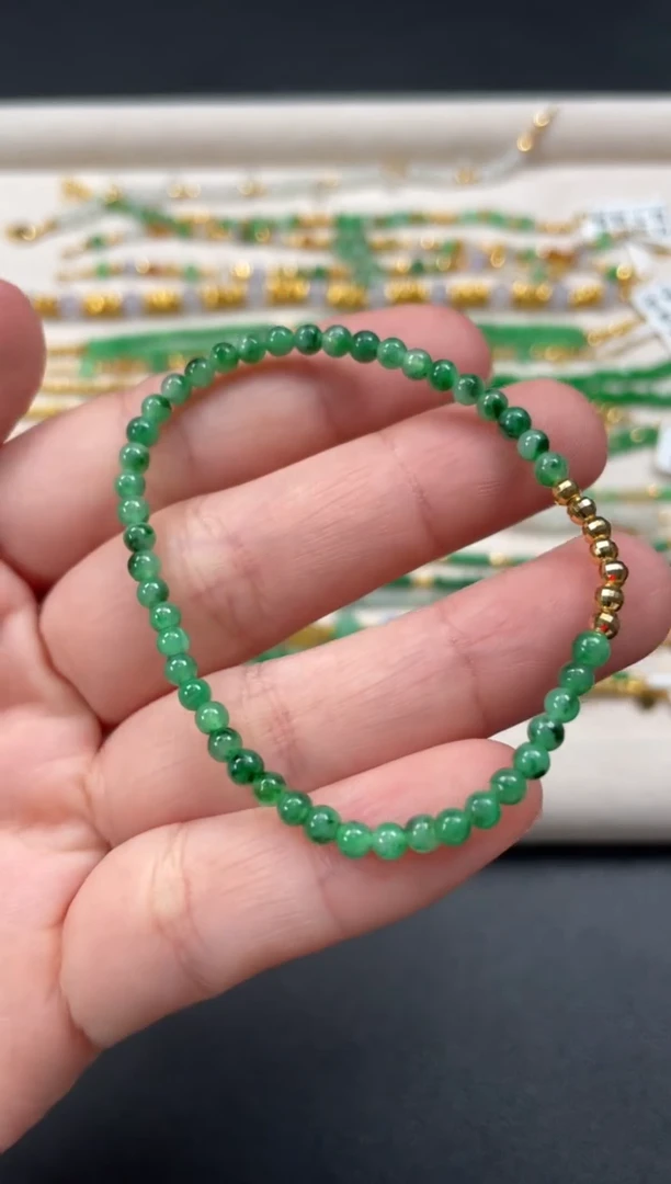 18K金镶嵌手串翡翠一条   P435