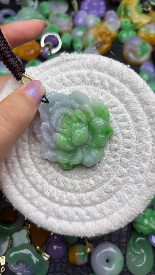 颈饰未镶嵌翡翠缅甸翡翠吊坠