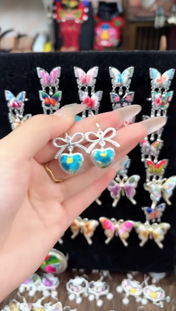 织绣民族风非遗老绣饰品788