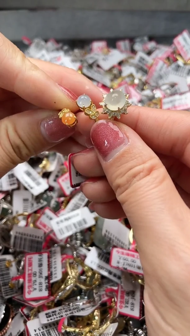 【闪购商品】翡翠戒指银S925镶嵌3333333      2