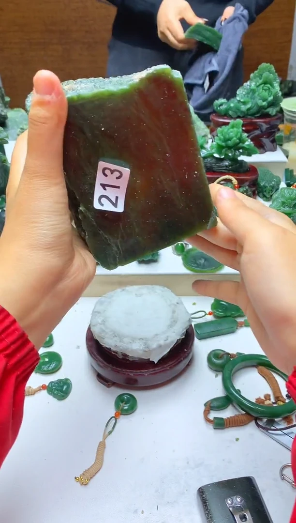 未镶嵌和田玉摆件1