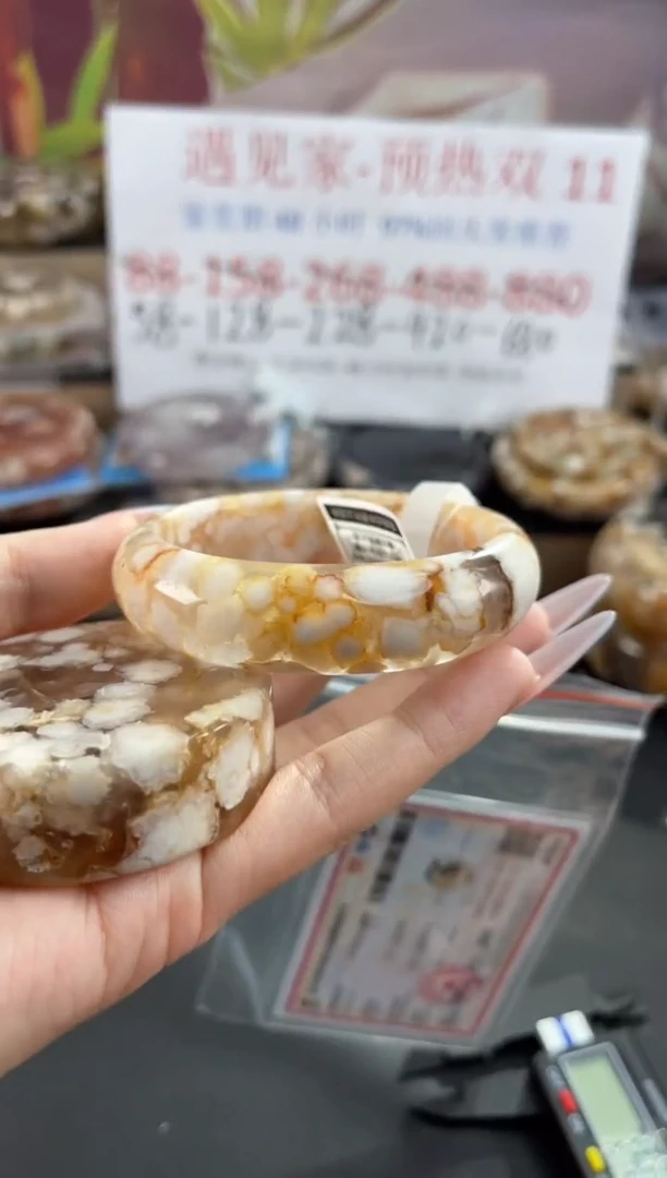 未镶嵌手镯石英质玉55