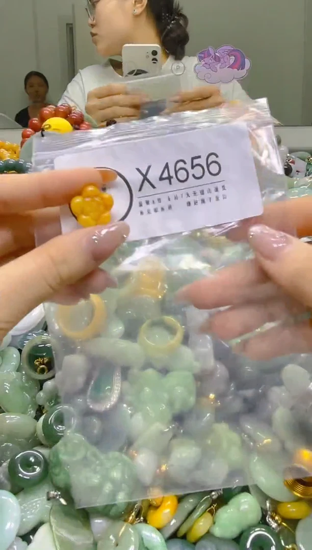 翡翠未镶嵌颈饰/X/翡翠A货，一件也是批发价