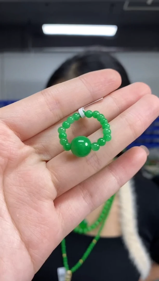 未镶嵌戒指翡翠多样性发其一颜色微差