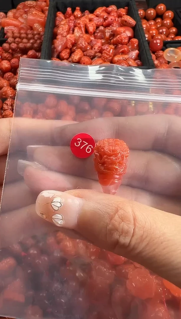 颈饰未镶嵌南红玛瑙1