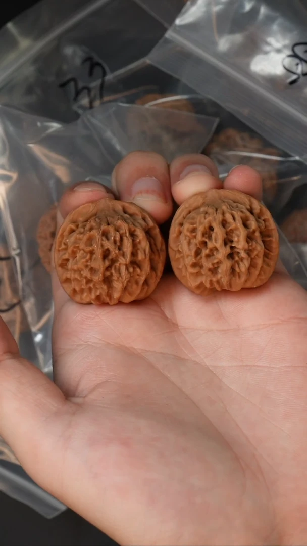 把件文玩核桃秦闷32-33随机