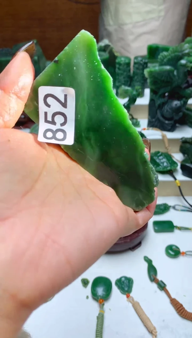 未镶嵌和田玉摆件1