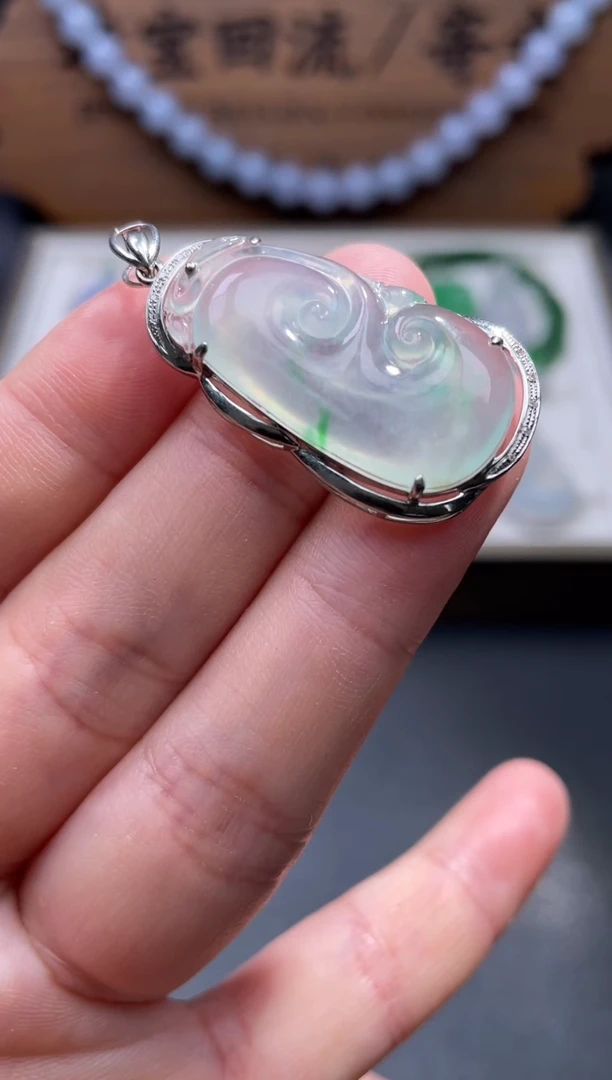 【闪购商品】翡翠颈饰18K金镶嵌30..........