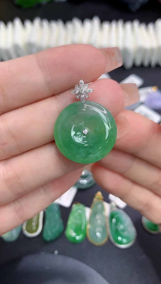 吊坠(不含链)18K金镶嵌翡翠111111111111